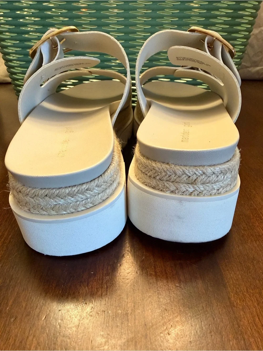 Madden Girl's Mythicall flatform sandal SZ 10 Cream with Gold